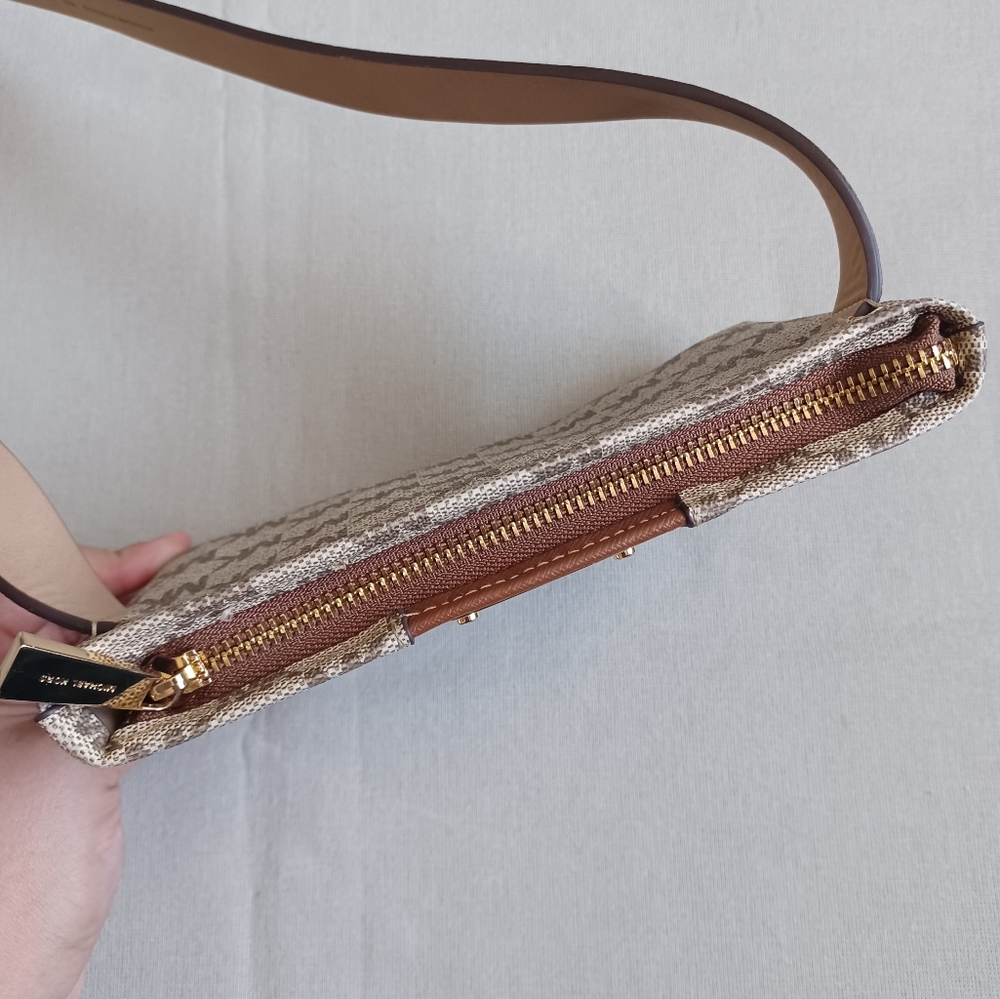 Michael Kors Belt Bag - Picture 5 of 10